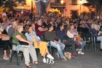 Concierto de la cantante grancanario Cristina Ramos en la plaza de San Juan/Francisco Javier Santana./Francisco Javier Santana.